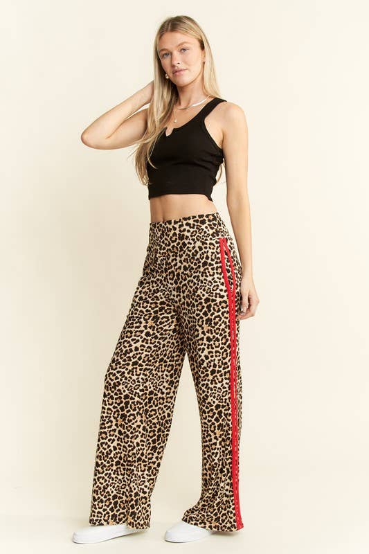PLUS SIZE LEOPARD PRINT WITH RED SIDE STRIPE PANTS: Mocha Brown / 2XL