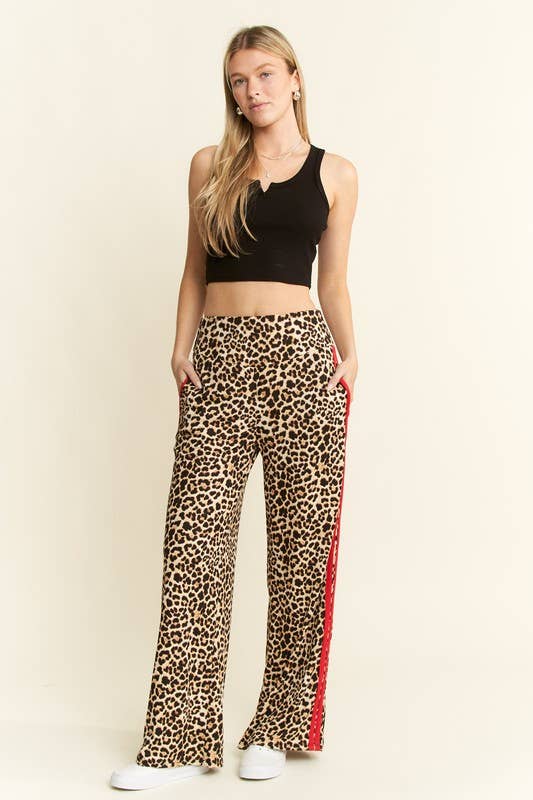 PLUS SIZE LEOPARD PRINT WITH RED SIDE STRIPE PANTS: Mocha Brown / 2XL