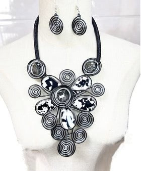 Congo Chandelier Necklace Set - Black White