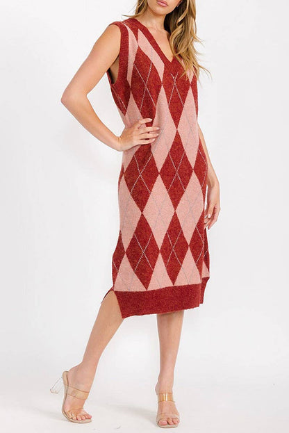 PRINTED COLOR BLOCK V NECK MIDI DRESS: BRICK / L